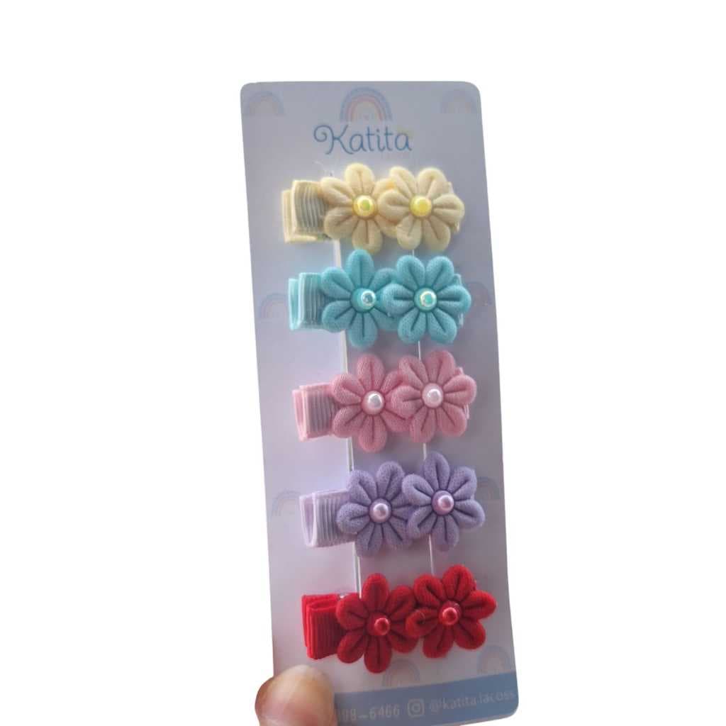 Kit 5 presilhas de bebê com flores e pérolas,  todo forrado com antideslizante, presilha.