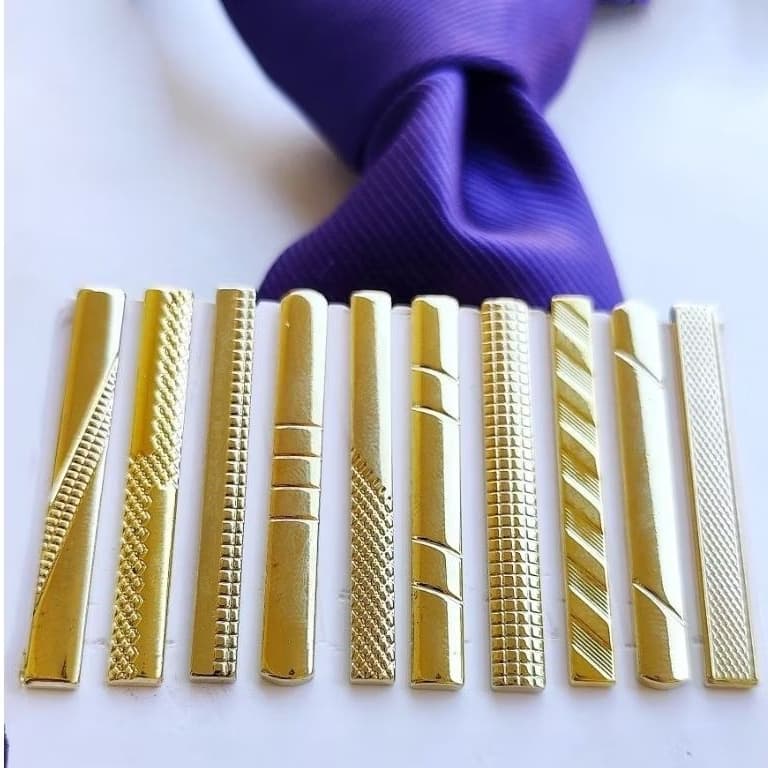 KIT C/2 PRENDEDORES DE GRAVATA DE 5CM( DOURADO E  CROMADO) INOXIDÁVEIS LUXUOSOS