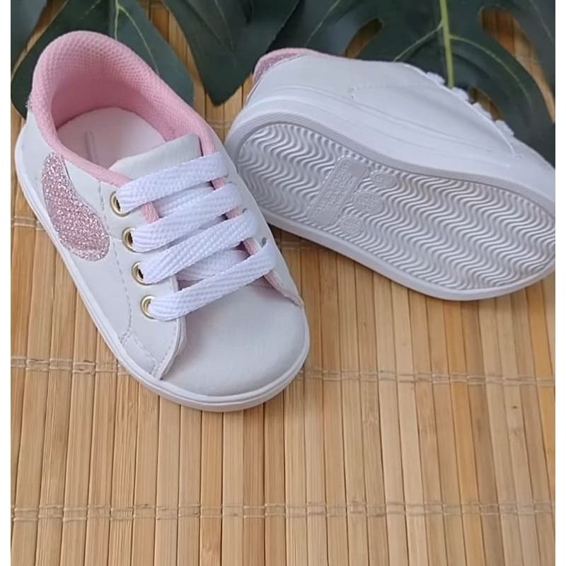 tênis branco com coração rosa bebê menina tenis feminino sola bebe sapato sapatinho sapatinhos nenê
