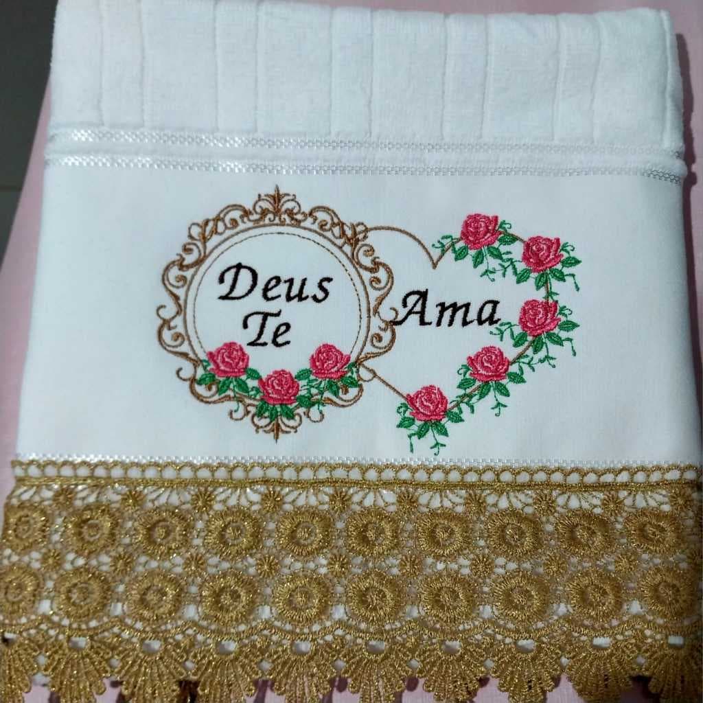 Toalha bordada de rosto .toalha com renda dourada toalha toalha bordada.