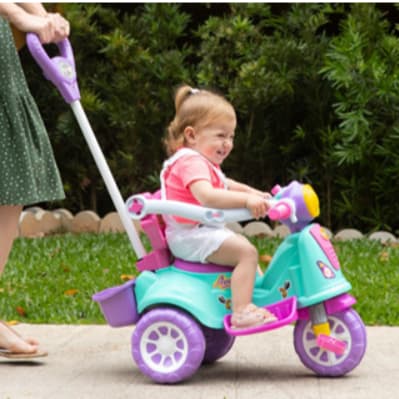 Carrinho Passeio Pedal Infantil Triciclo Avespa Colorido Crianças Passeio Viagem Seguro Empurrador