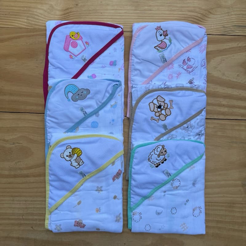 Toalha de Banho Forrada com Fralda Para Bebê – Capuz Bordado 80x100 cm