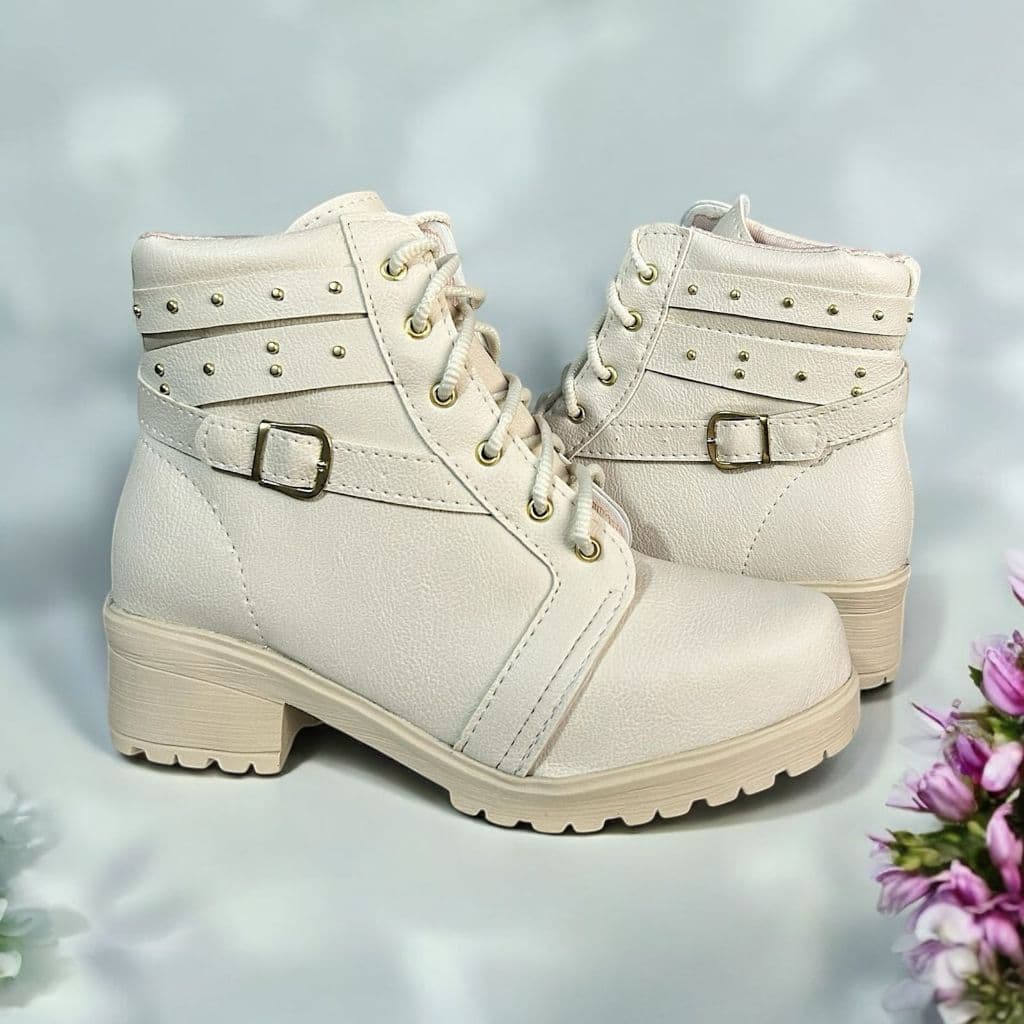 Bota Feminina Tratorada Salto Grosso Baixo Elegante Moda Coturno Detalhe Lateral Fivela Pedraria Blogueira