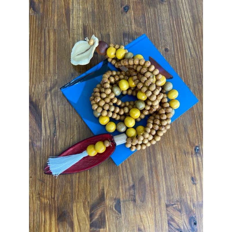 Colar de Mesa Decorativo em contas de Madeira, Sementes, Tasel e Concha