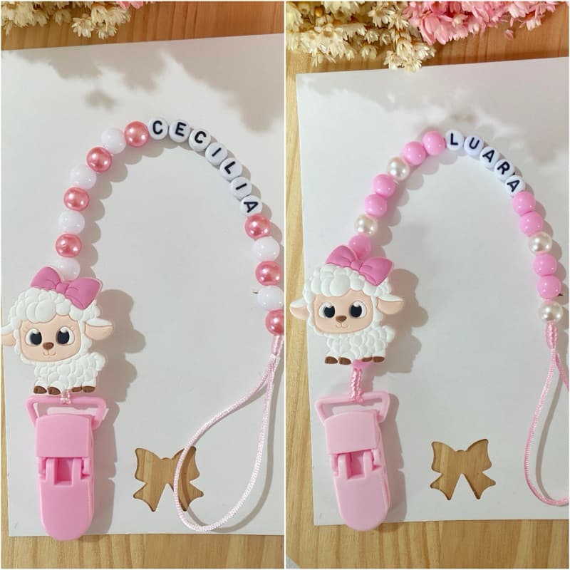 Prendedor de chupeta personalizado com nome e tema ovelhinha para menina para bebê prendedor de bico
