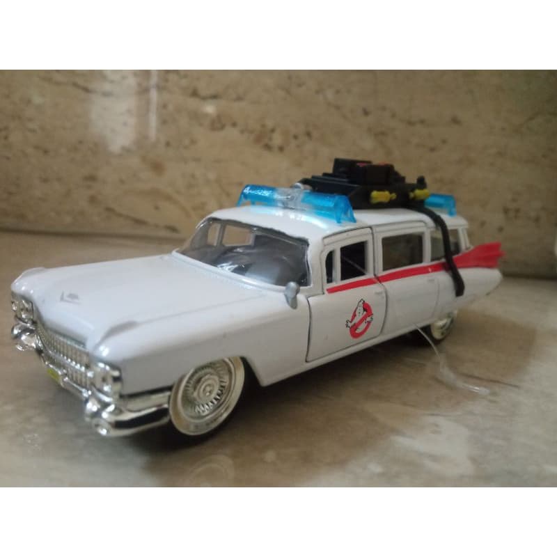 Miniatura de metal caça fantasma o filme! Ótimo preço!