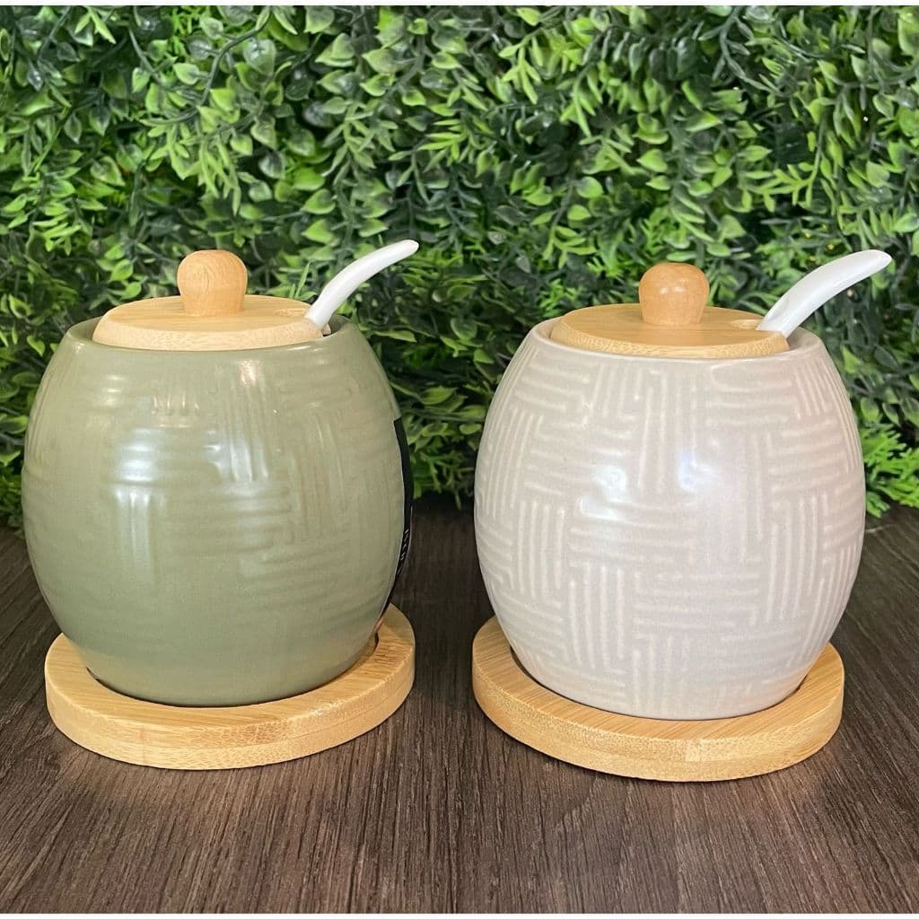 AÇUCAREIRO CERÂMICA TAMPA BAMBU COM COLHER E BASE MESA POSTA
