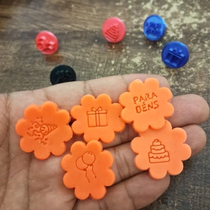 carimbo parabéns, aniversário para brigadeiros e docinhos,