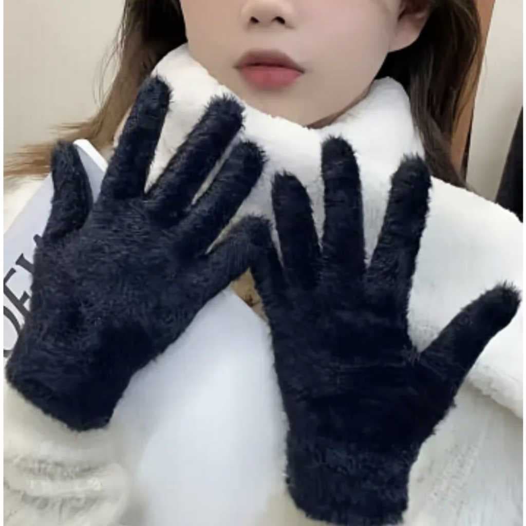 Kit 2 Luva De PeluciaTermica Quentinha Adulto ou Juvenil Peludinha Unissex Para Frio Intenso Outono Inverno