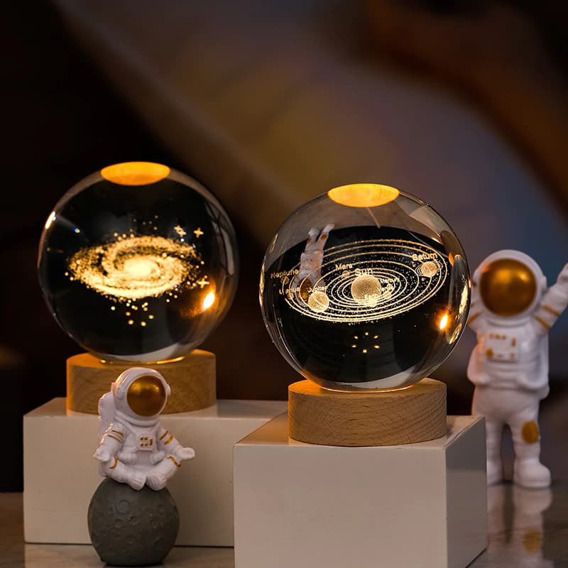 Luminária Decorativa Globo De LED Bola De Cristal Colorido 3D 6Cm Bivolt Com USB Enfeite Universo