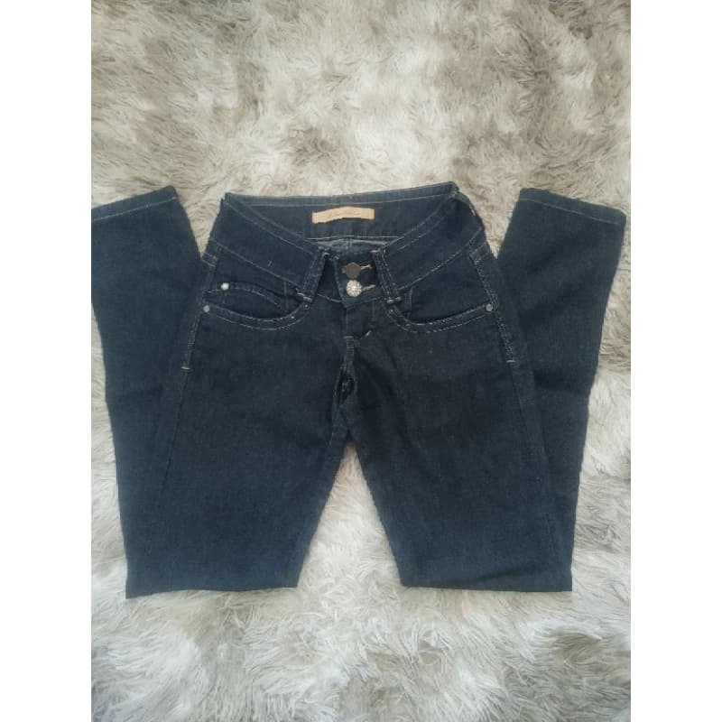 calça jeans feminina confortável bolso botões dins escuro 34