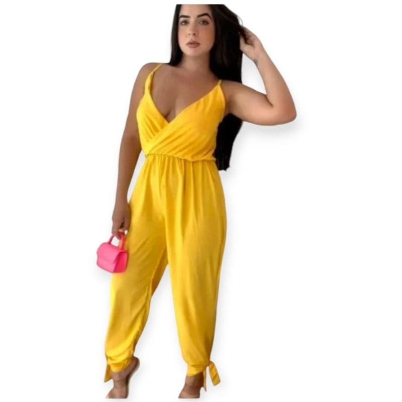 MACACÃO LONGO FOLGADO,DECOTE TRANSPASSADO COM AMARRAÇÃO.TRABALHO, JANTARES E PASSEIO ELE É PERFEITO NO VISCOSE ENCORPAD.