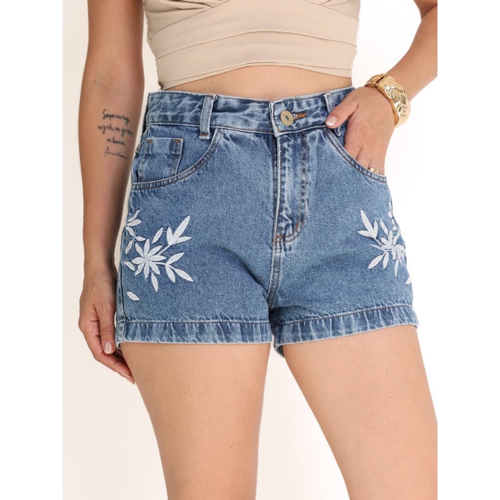 Short jeans com bordado de pétalas novo 2025