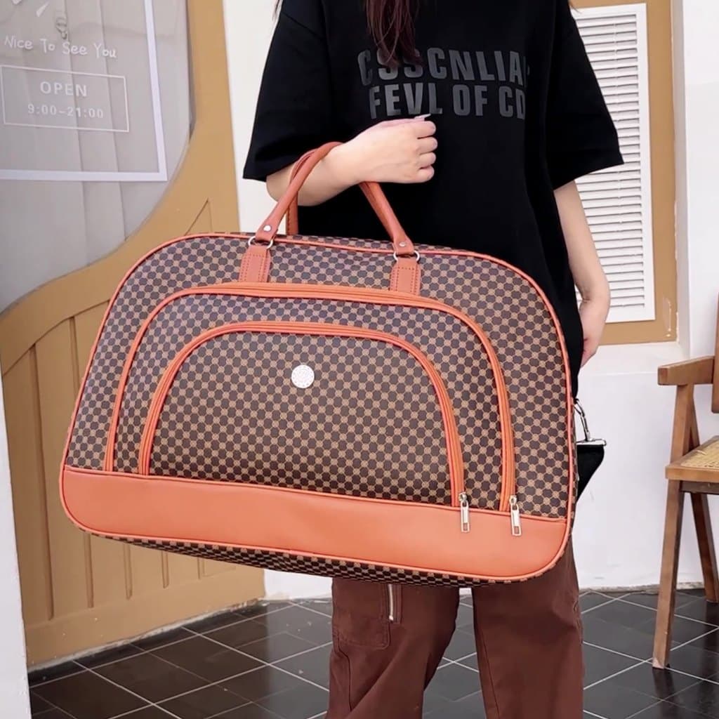 Bolsa Sacola Grande Mala De Viagem Couro Ecológico Tem Alça De Mão E Transvesal