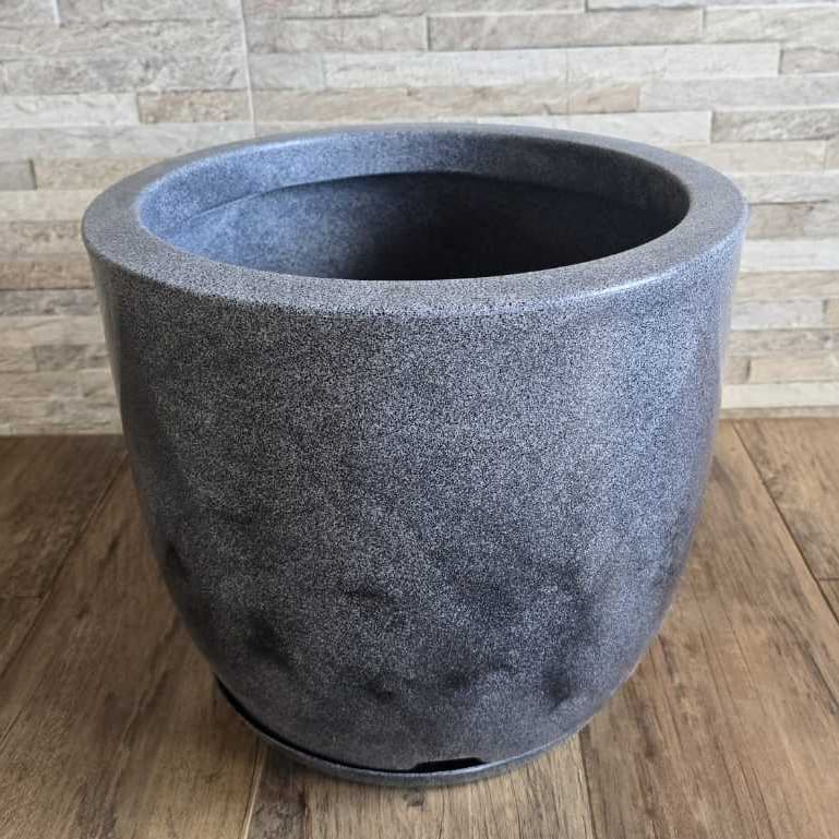 Vaso de  plantas em Polietileno decorativo  bojo liso P com prato coletor Premium