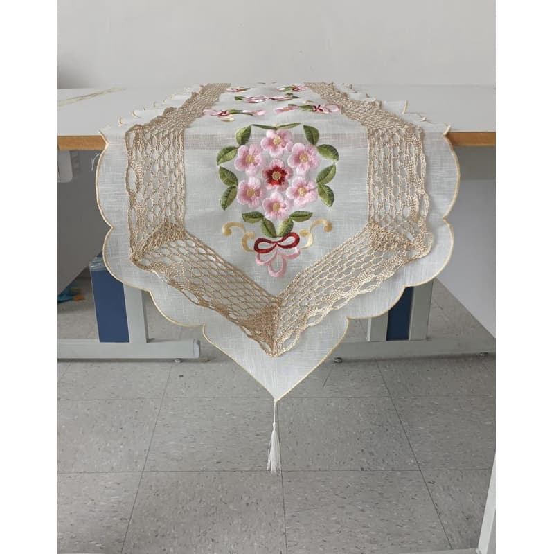 passadeira com renda 1,80m X 0,40 cm
