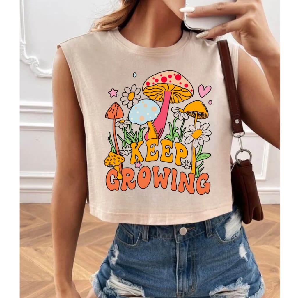Blusinha Cropped Regata Com Estampa De Cogumelo Tendência e Estilo Blogueira Larguinho Caimento Perfeito