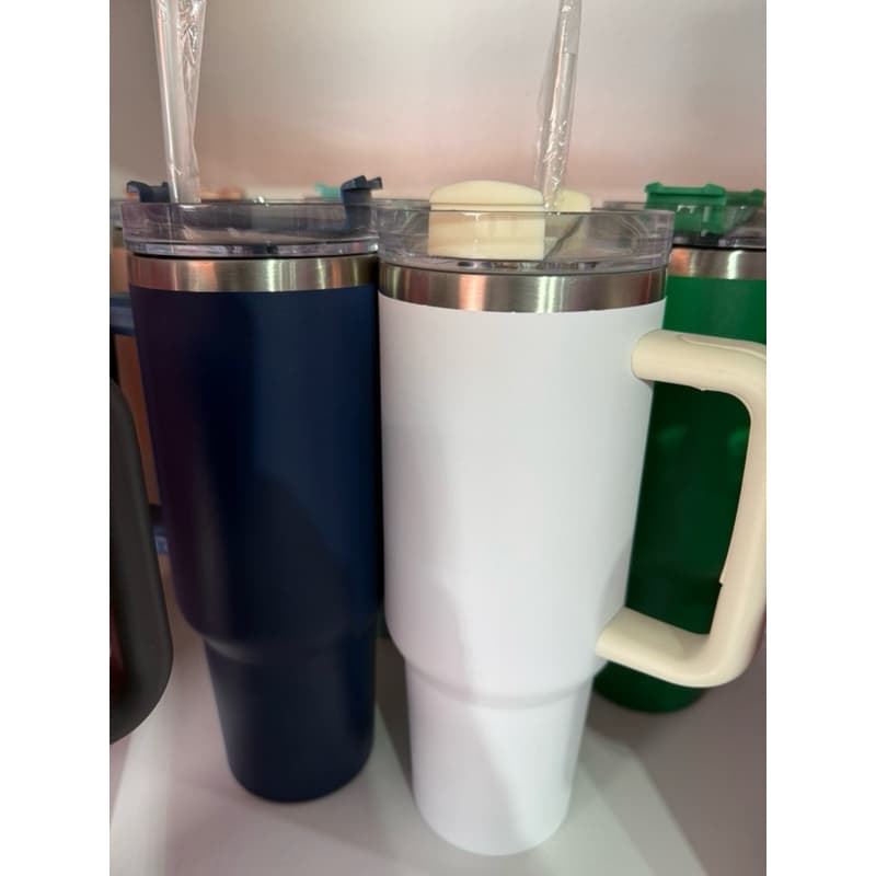 Copo caneca garrafa térmico grande 1.200ML com canudo