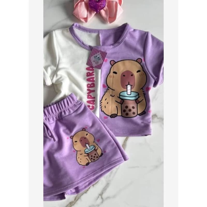 CONJUNTO INFANTIL SHORT SAIA E BLUSA COR LILAS CAPIVARA  E MINNIE