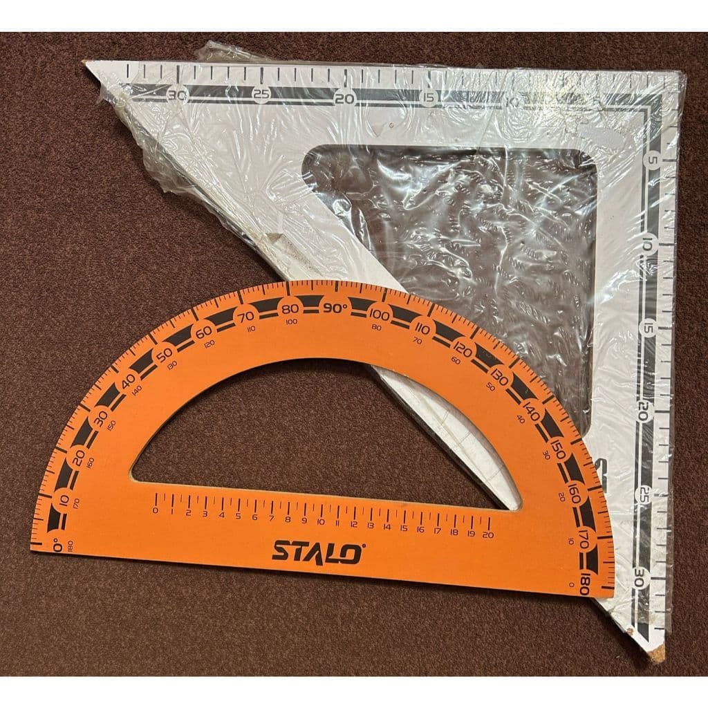 Esquadro 180° ou Transferidor 45° de Madeira para Lousa Grande 1 unidade com Avaria Stalo