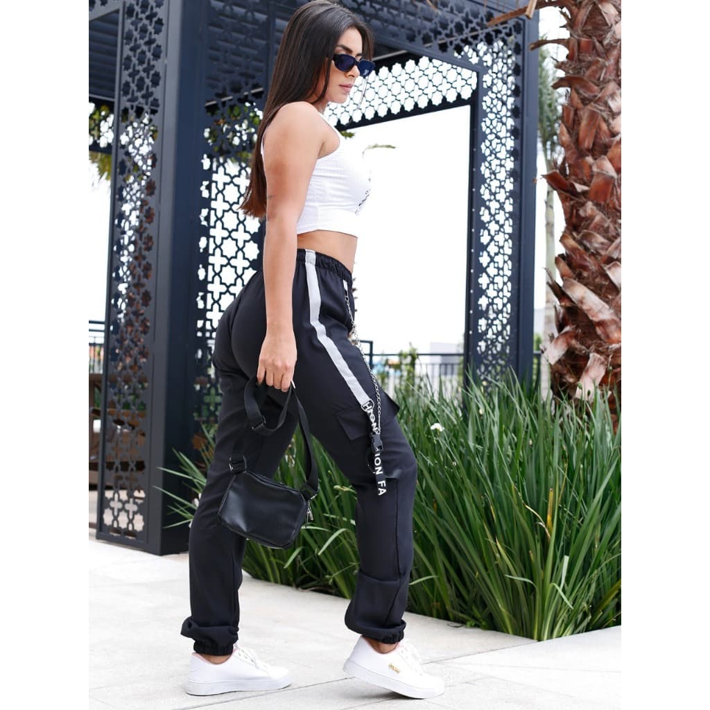 Calça Jogger Bolso Reflectiva Com Corrente