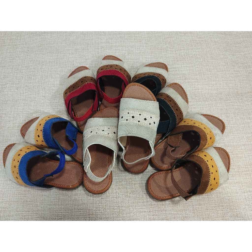 Sandália Rasteira Tricolor Infantil Bebê e Menina Kids Calça Fácil ♥