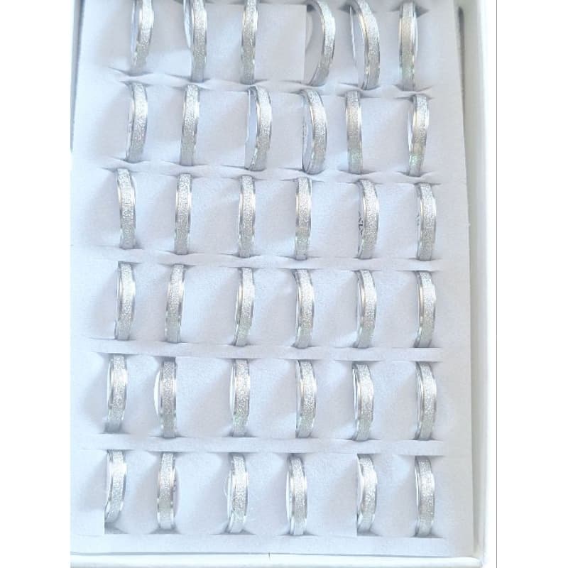 Atacado Caixa Com 36 Alianças 4mm Trabalhadas Com Brilho P/ Namoro Aço Inoxidável