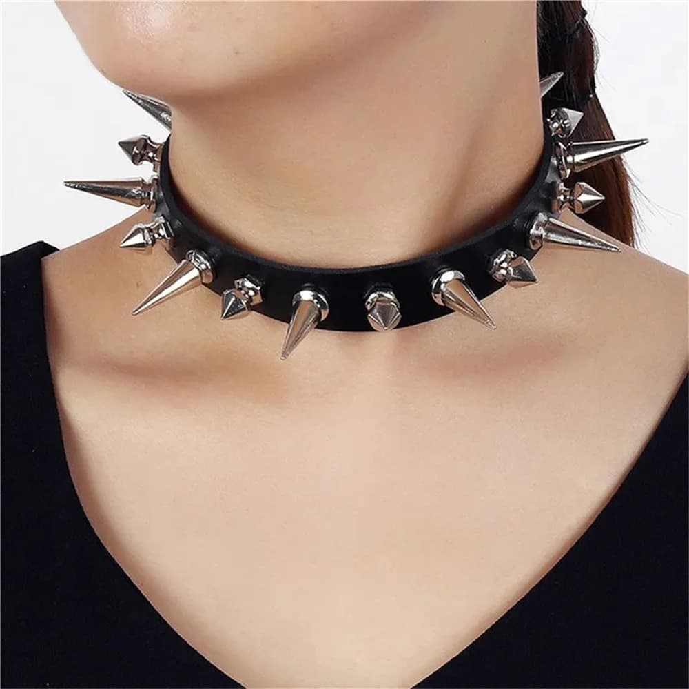 Nova Gargantilha Couro Sintético Choker Com Spikes Tachas Metal Moda Punk Rock
