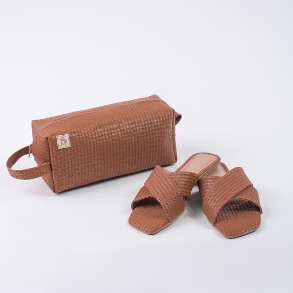 Sandália Rasteira Feminina X Estilo e Conforto Rasteirinha Casual Dia a Dia Elegante com Necessaire