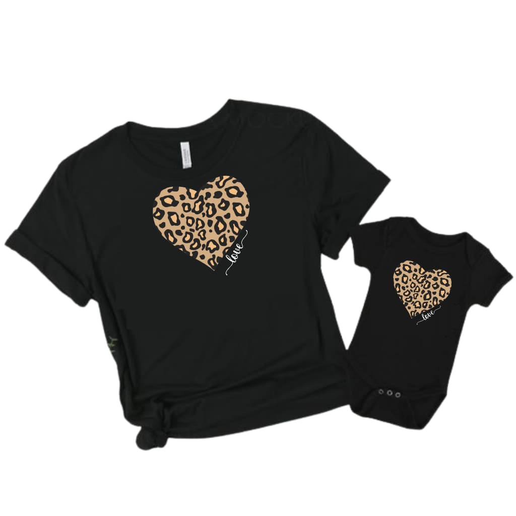 Kit Camiseta Feminina Tal Mãe Tal Filha Coração Animal Print Presente Dia das Mães