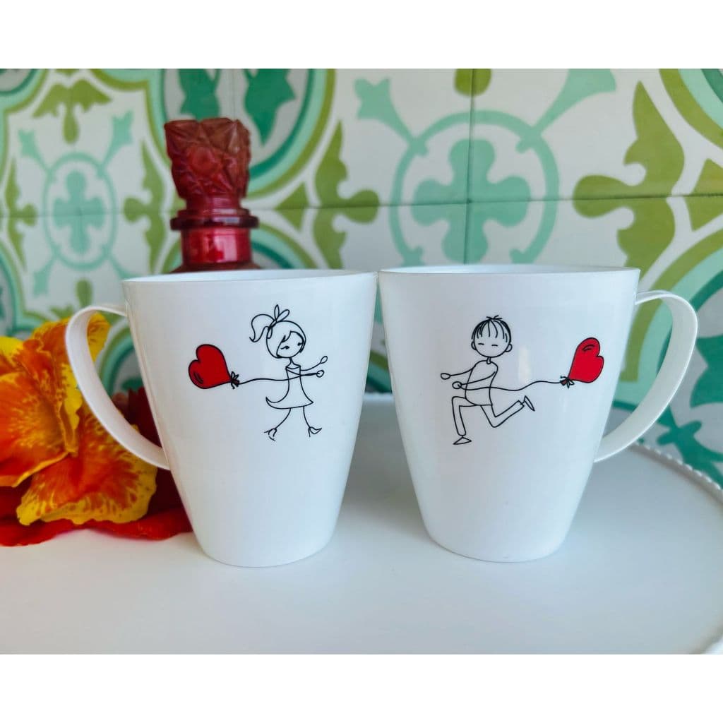 50 Canecas plásticas personalizadas - NAMORADOS CASAL AMOR APAIXONADOS - BALÃO 25 pares!