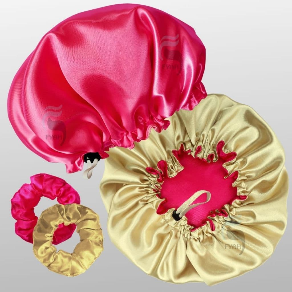2 Toucas de Cetim Ajustáveis Dupla Face + 2 Elásticos Xuxinha Scrunchie de Cetim