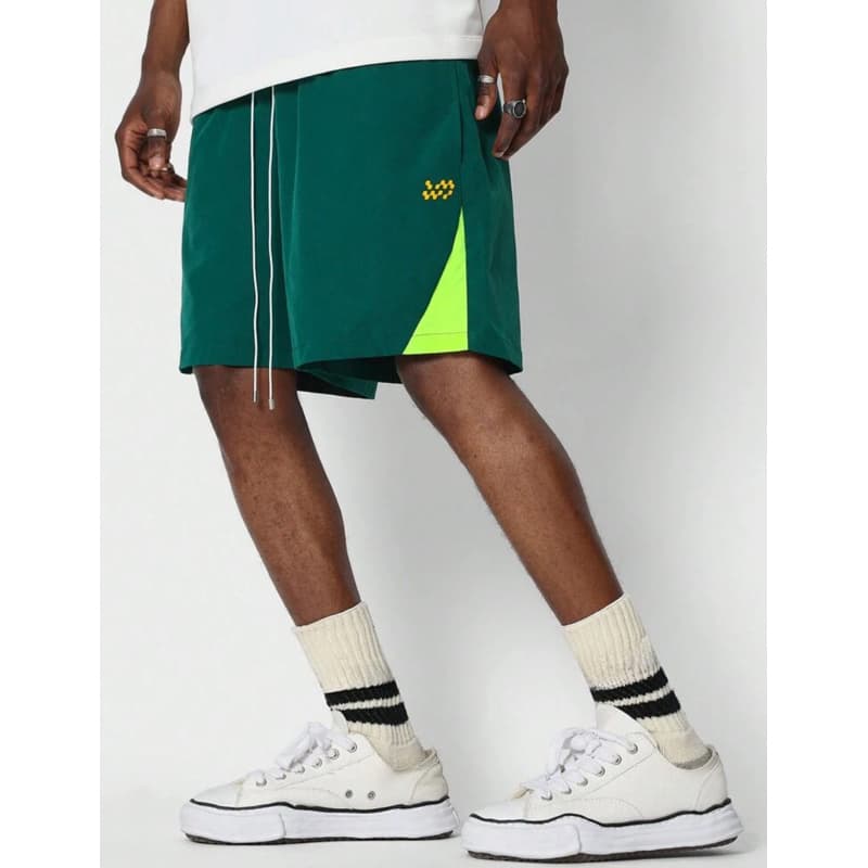 Short esportivo verde