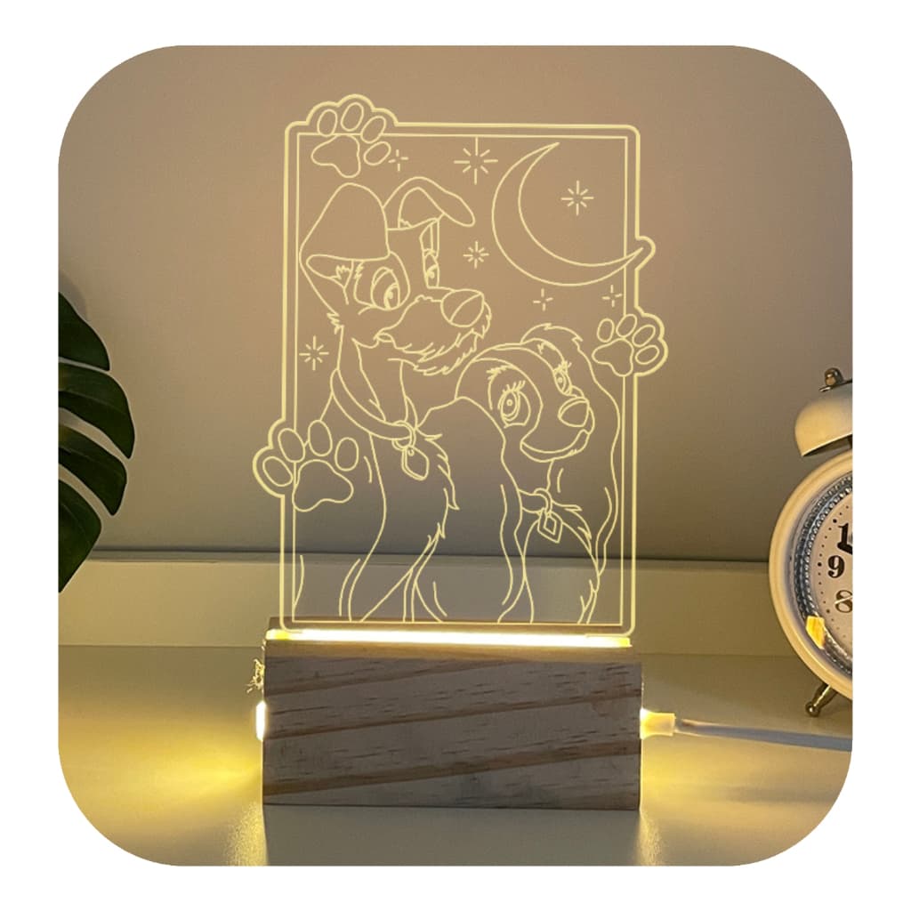 Luminária de Mesa A Dama e o Vagabundo Acrílico em Madeira Led
