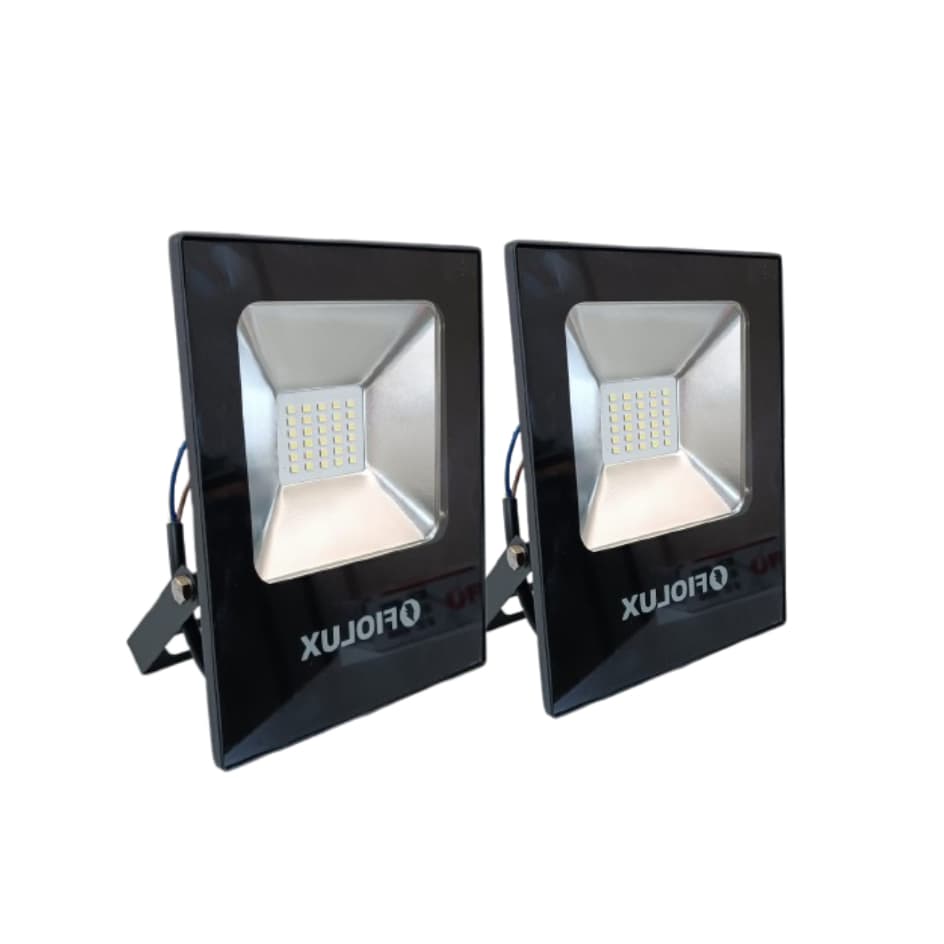 Kit 2 Refletor Led 30W A Prova D'agua Luz Fria Bi-volt 110/220V