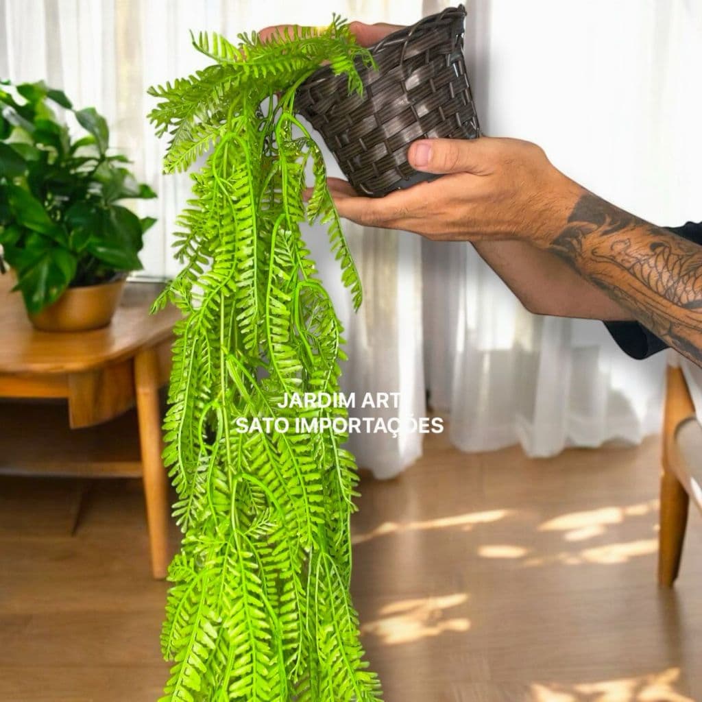 Planta Decorativa SAMAMBAIA CAIDA + Vaso Trançado Marrom Pendentes Artificial Folhas PT15