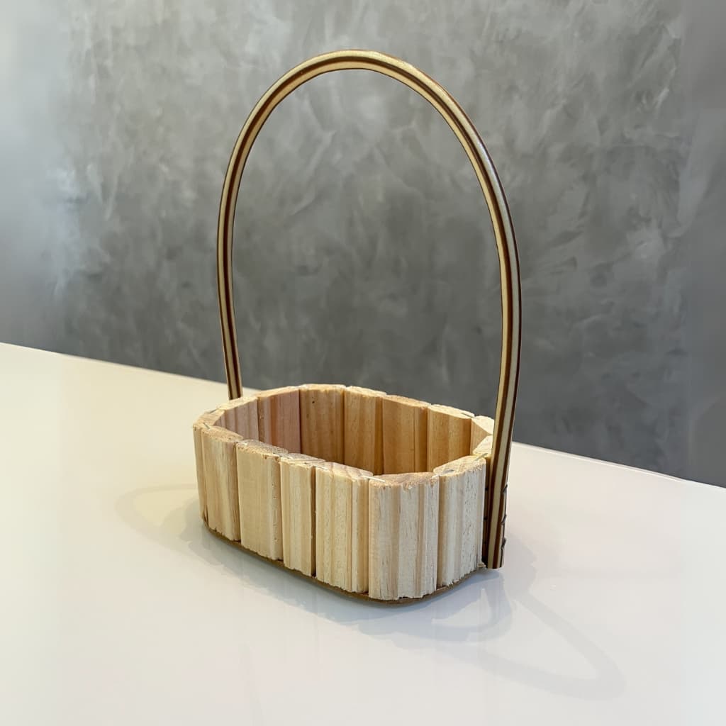 Kit Fraldeira Cesta Oval Madeira com Alça Fibra Sintetica Presente Aniversario Pascoa.