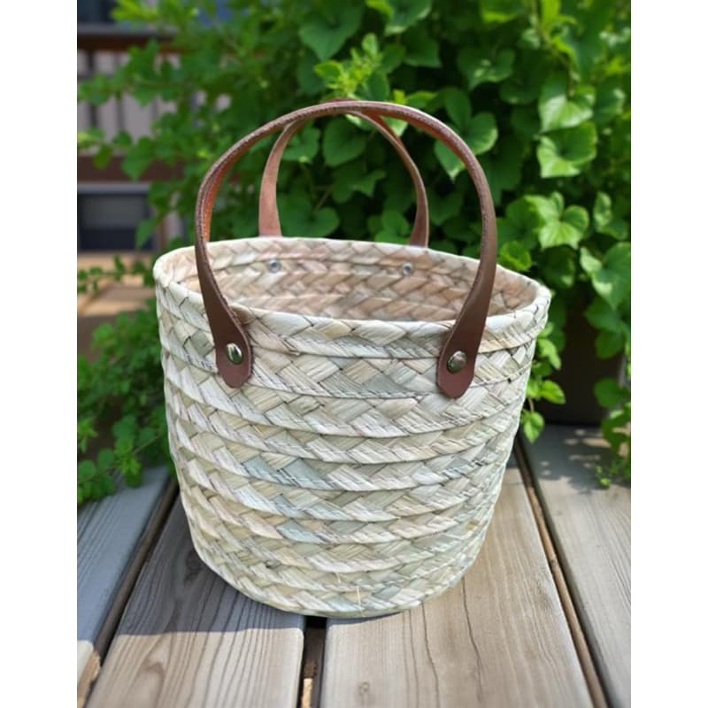 Mini Cesto de Palha 15x10 com Alça de Couro – Cachepô Decorativo Artesanal