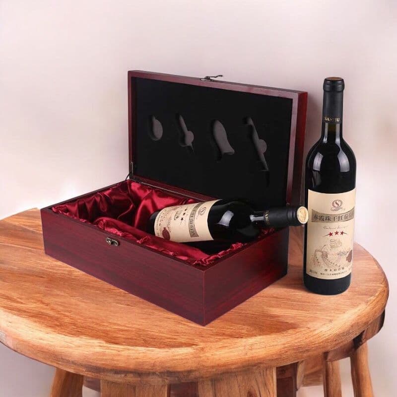 Kit Porta Vinho 4 Acessórios Metal E Caixa De Madeira Luxo Para 2 Vinhos
