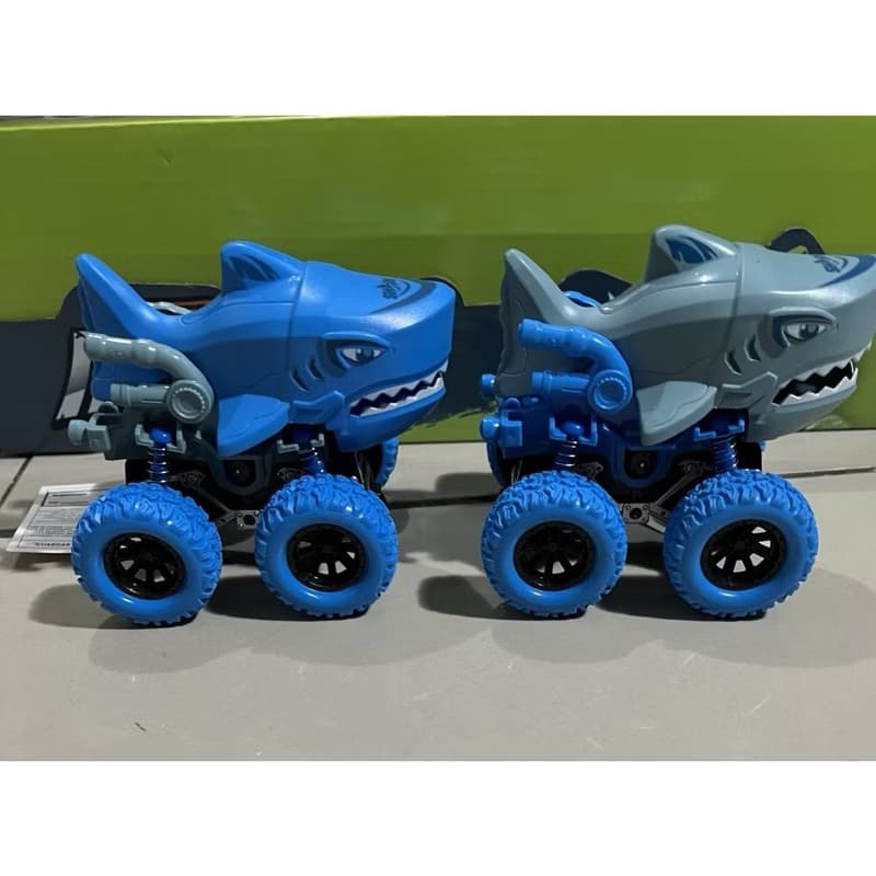 kit1-2 Brinquedo de Carro Monster tubarão com friccao infantil4*4 sem caixa individual