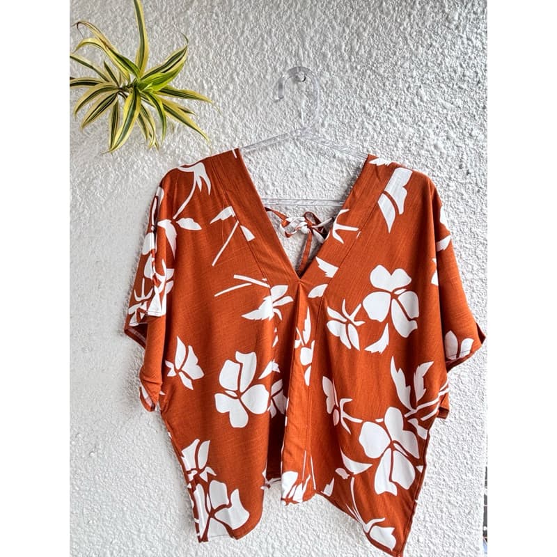 Blusa feminina manga curta  estampado gola v tecido viscose C5