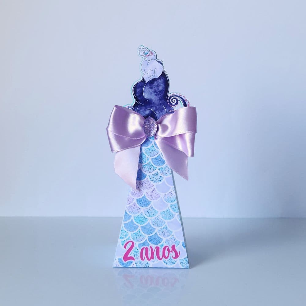 CAIXA PIRÂMIDE PERSONALIZADA PEQUENA SEREI ARIEL LEMBRANCINHA PARA FESTA DE ANIVERSÁRIO