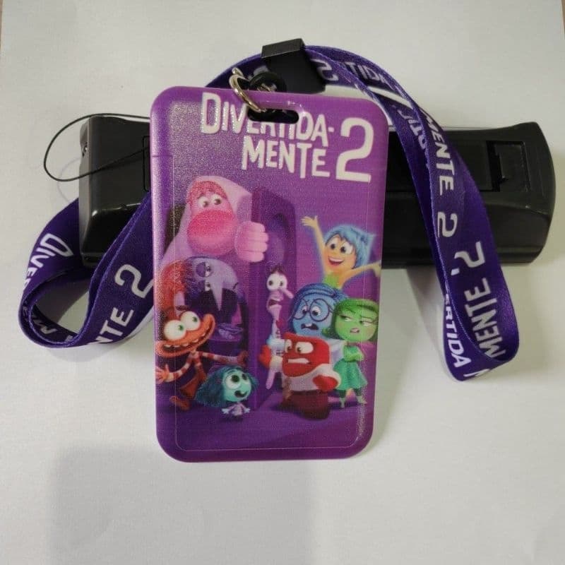 Porta cartão do DIVERTIDAMENTE 2 PVC super resistente mais cordão
