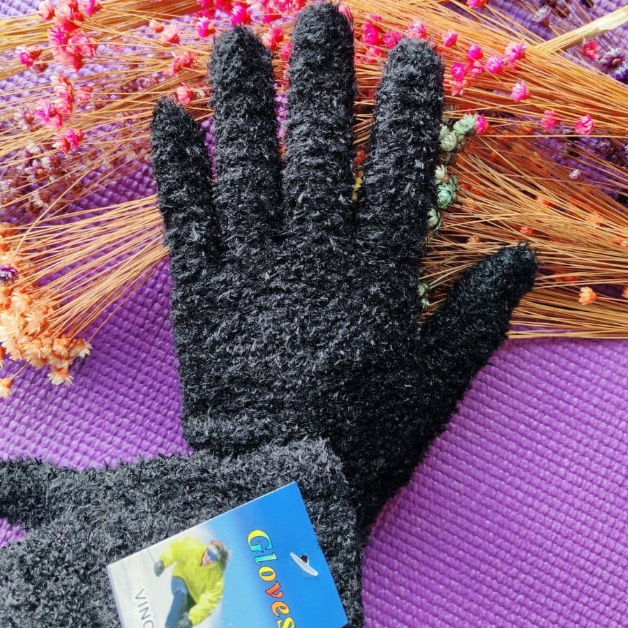 Luva Térmica Quentinha Adulto ou Juvenil Peludinha Unissex Para Frio Intenso Outono Inverno só preto