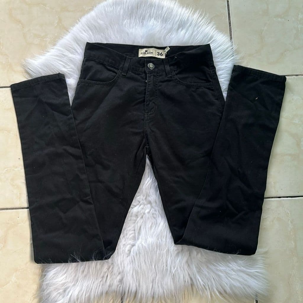 calça jeans preta feminina pool jeans núm. 36, calça jeans preta básica, calça jeans preta slim (bazar, brechó)