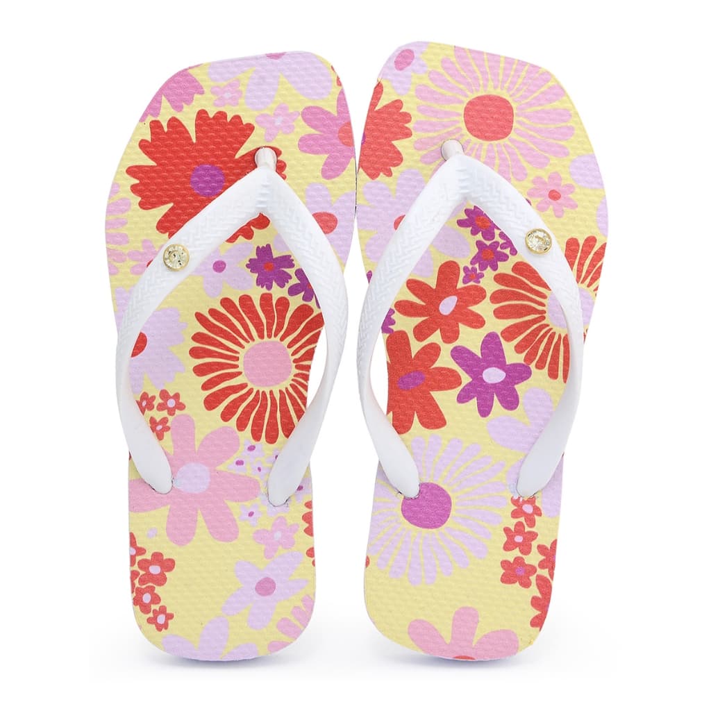Chinelo de dedo infantil Personagem Desenhos Chinela Infantil Feminina Bico quadrado.