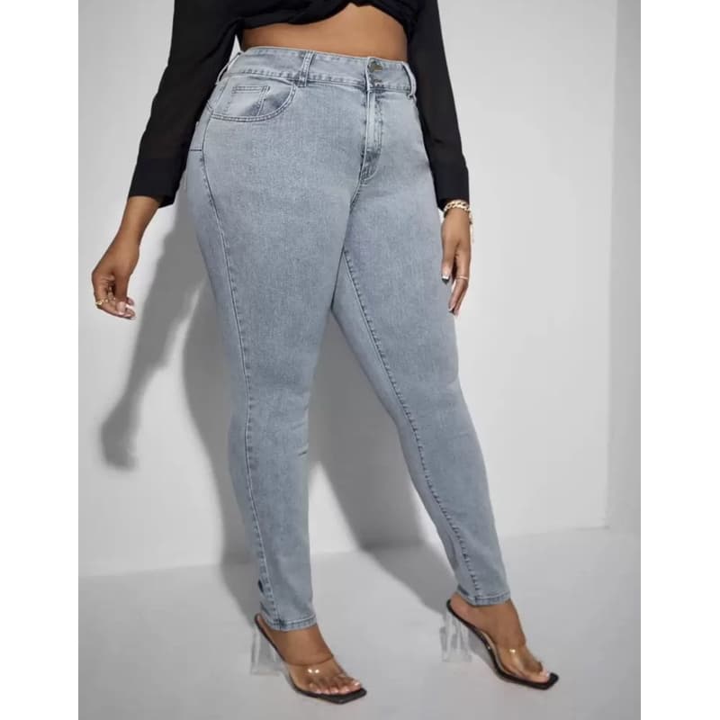 Calça jeans lavagem cinza claro plus zise