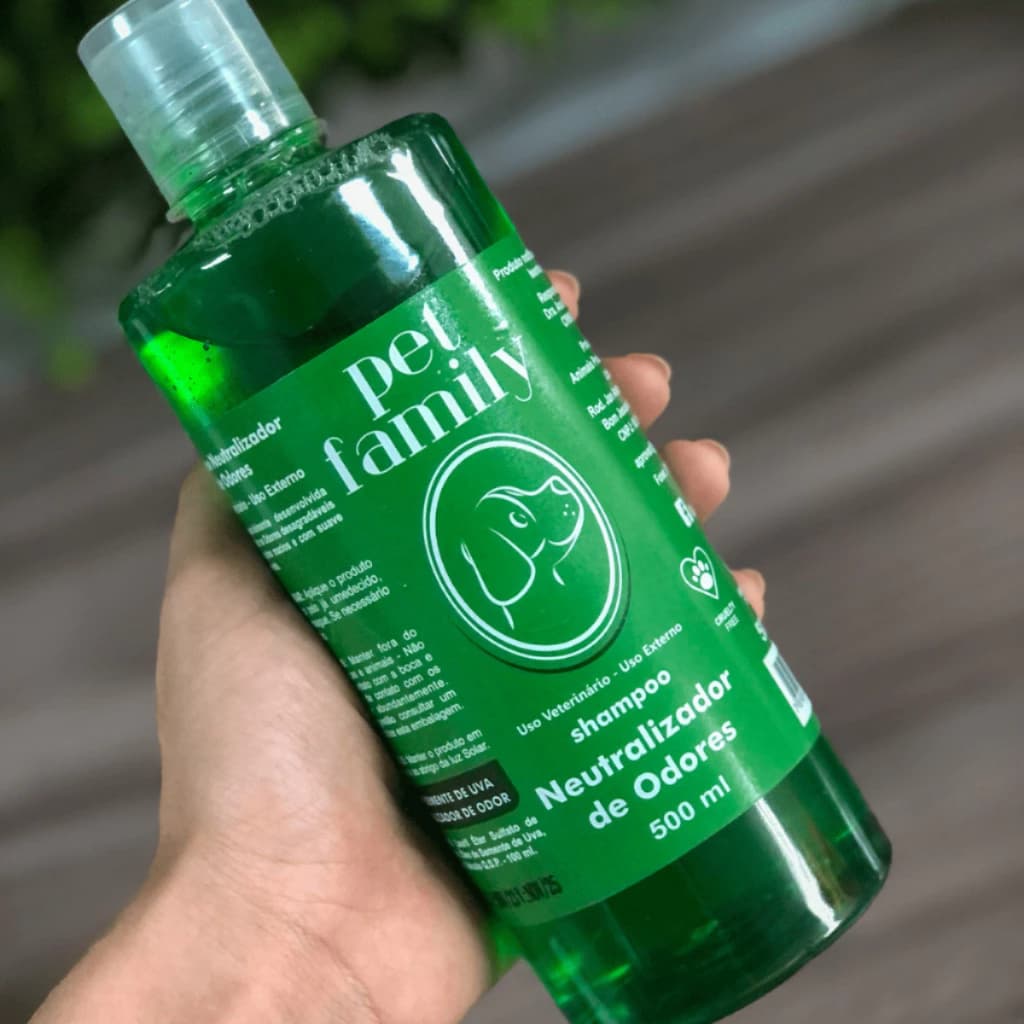 Shampoo Para Cachorro Neutralizador de Odores Pet Family 500ml Aroma Uva Verde Cães E Gatos