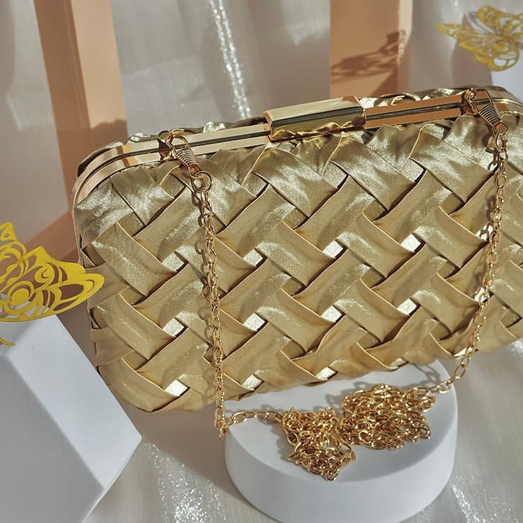 Bolsa Clutch de Cetim Trançado com Alça de Corrente - Festa, Casamento, Elegante