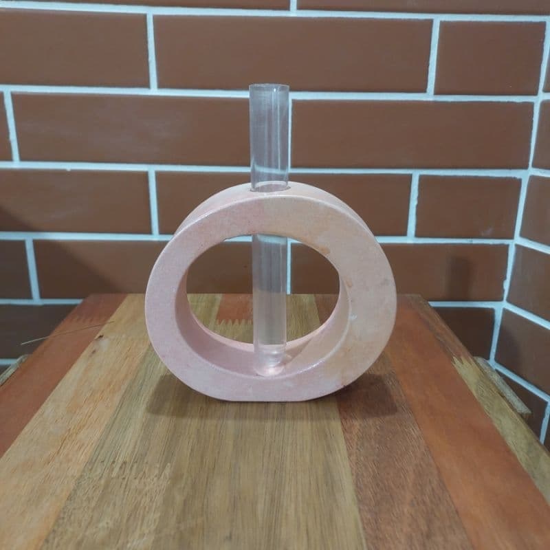 Vaso Decorativo Moderno em Gesso e Cimento Branco com Tubo de Ensaio em Acrílico